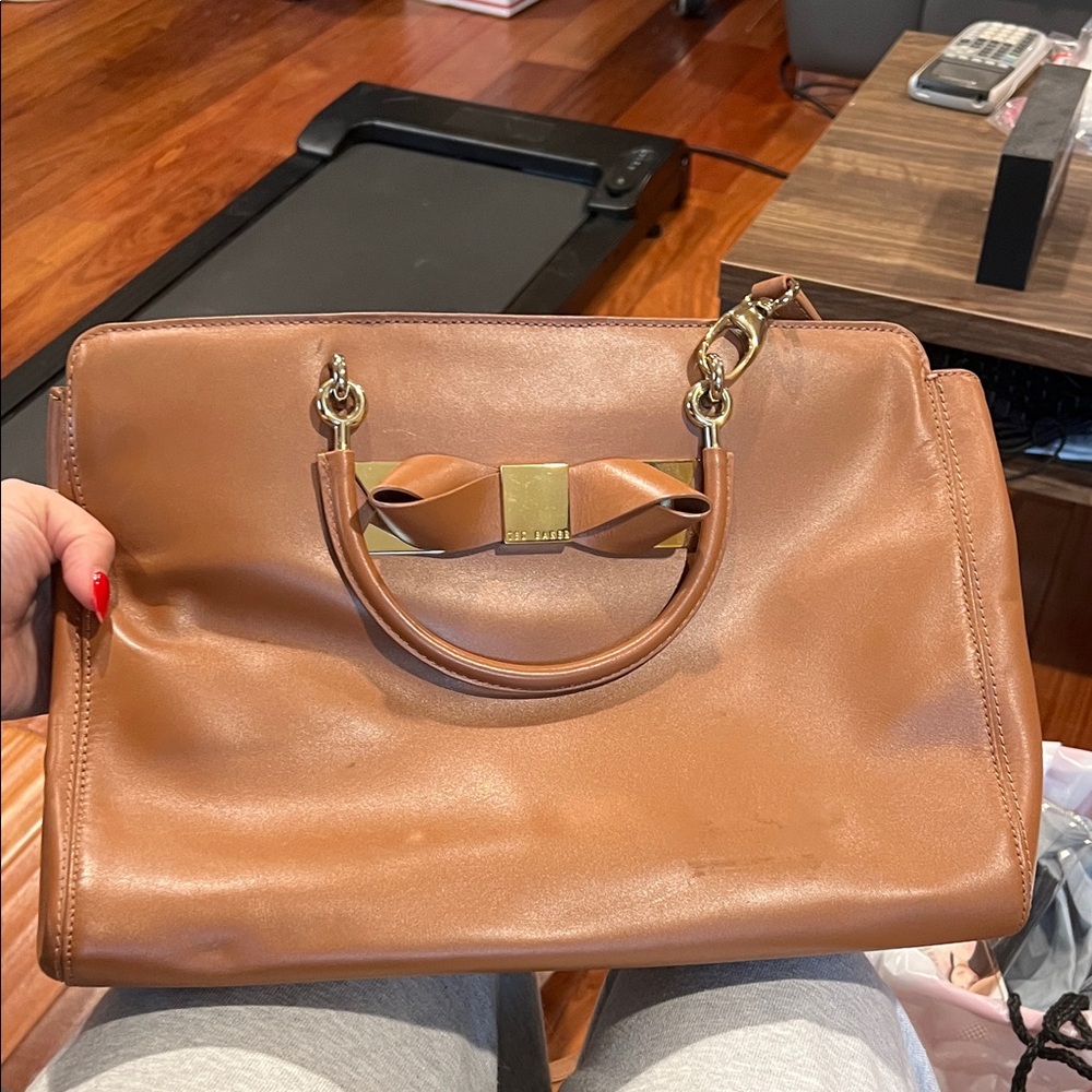 Elegant Brown Leather Handbag